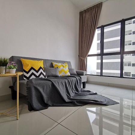 Apartamento 1 Traders Garden 1Br Pool View With Hispeed Internet Netflix Cheras Exterior foto